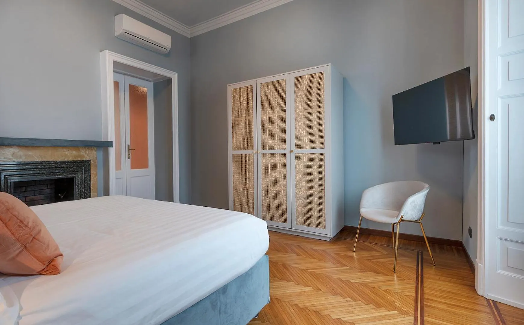 Apartment Fifty Eight Suite Milan Montenapoleone Two Bedrooms Italy