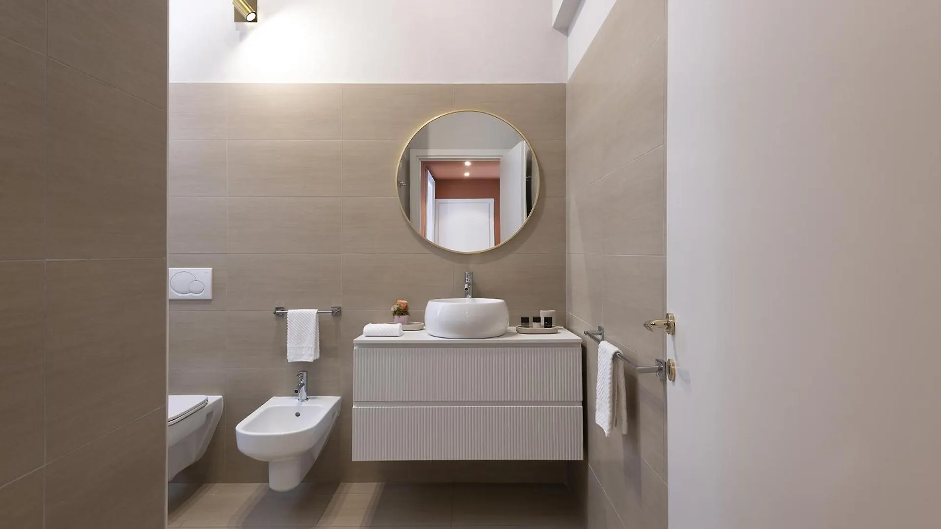 شقة Fifty Eight Suite Milan Montenapoleone Two Bedrooms إيطاليا